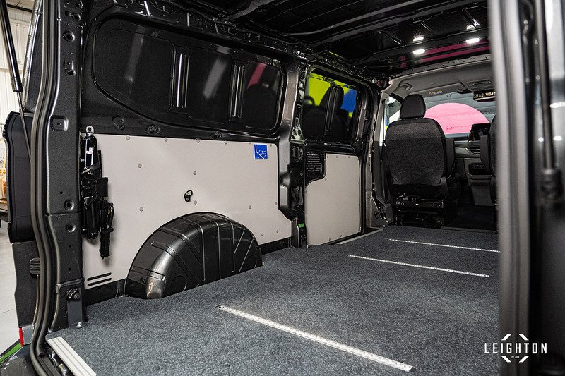 Volkswagen Transporter 2.0 - Large 16