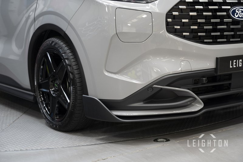 Ford Tourneo Custom 2.5 340 232ps Auto PHEV Tourneo L2 - N6071