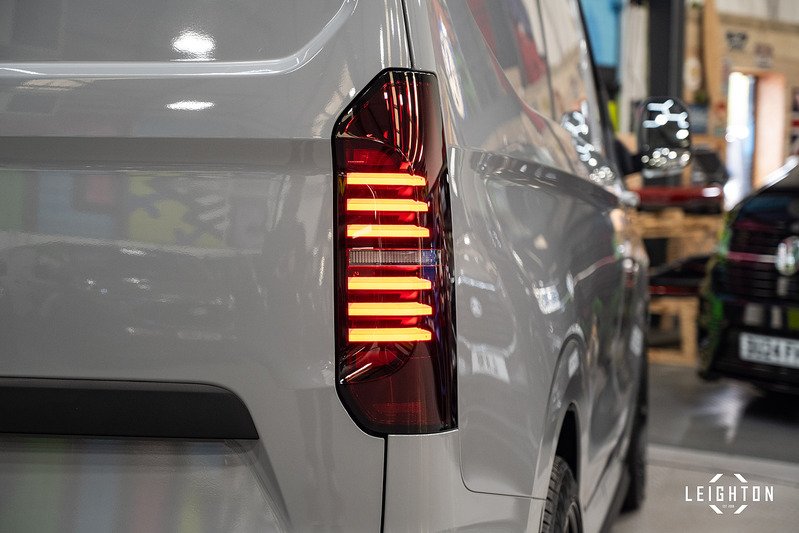 Volkswagen Transporter 2.0 - Large 14