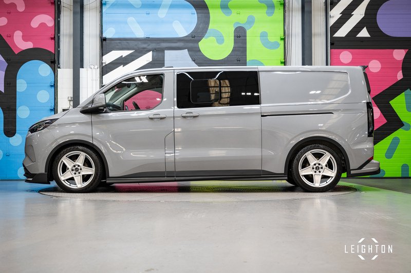 Ford Transit Custom 2.5 320 Duratec PHEV 232ps Limited Auto Double Cab - N6096