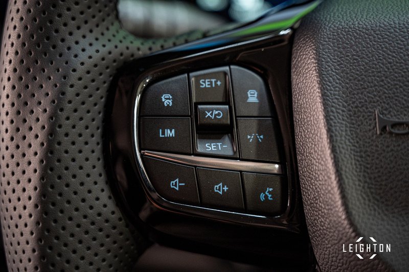 Ford Transit Custom 2.5 320 Duratec PHEV 232ps Limited Auto Double Cab - N6096