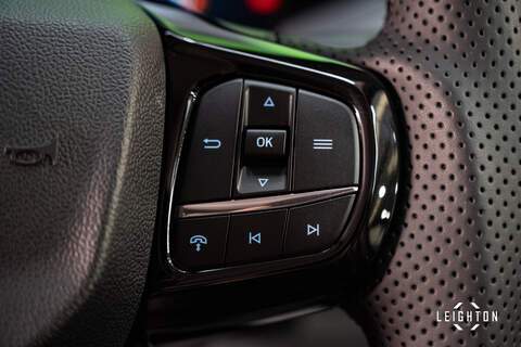 Ford Transit Custom 2.5 320 Duratec PHEV 232ps Limited Auto Double Cab - N6096