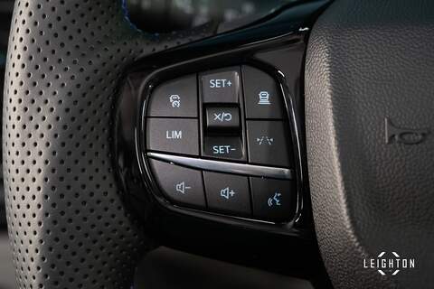 Ford Transit Custom 2.5 320 PHEV 232ps Auto Limited Double Cab L2 H1 - N5220