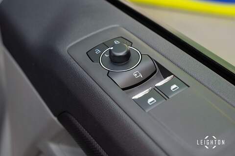 Ford Transit Custom 2.5 320 PHEV 232ps Auto Limited Double Cab L2 H1 - N5220