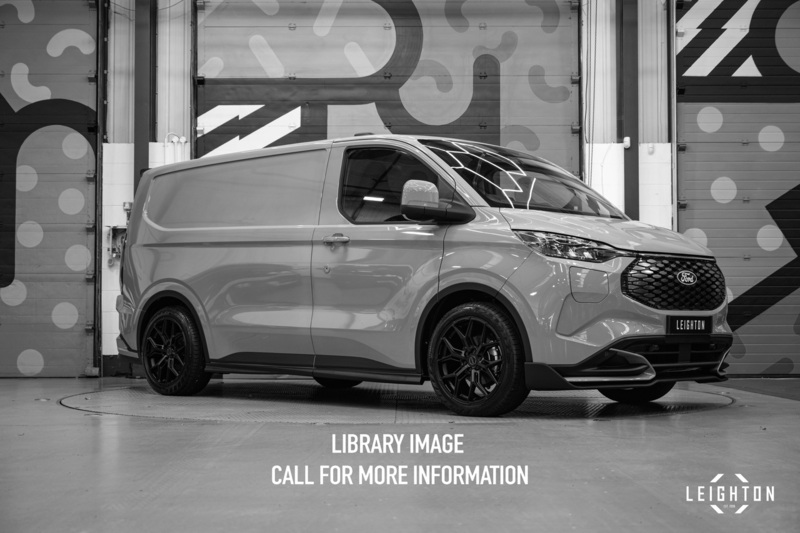 Ford Transit Custom E-Transit Double Cab 320 136PS L2 H1 Limite