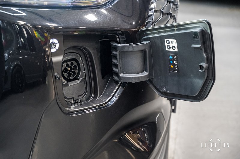 Ford Transit Custom E-Transit Double Cab 320 136PS L2 H1 Limited - N6104