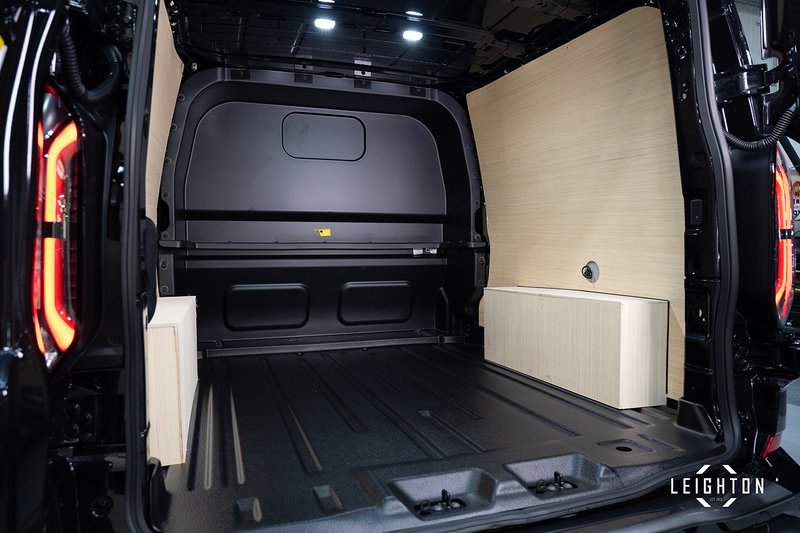 Ford Transit Custom E-Transit Double Cab 320 136PS L2 H1 Limited - N6104