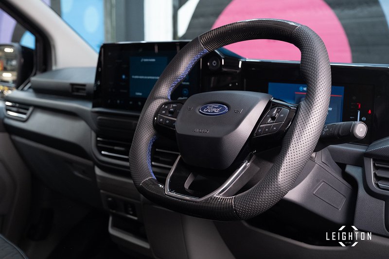 Ford Transit Custom E-Transit Double Cab 320 136PS L2 H1 Limited - N6104