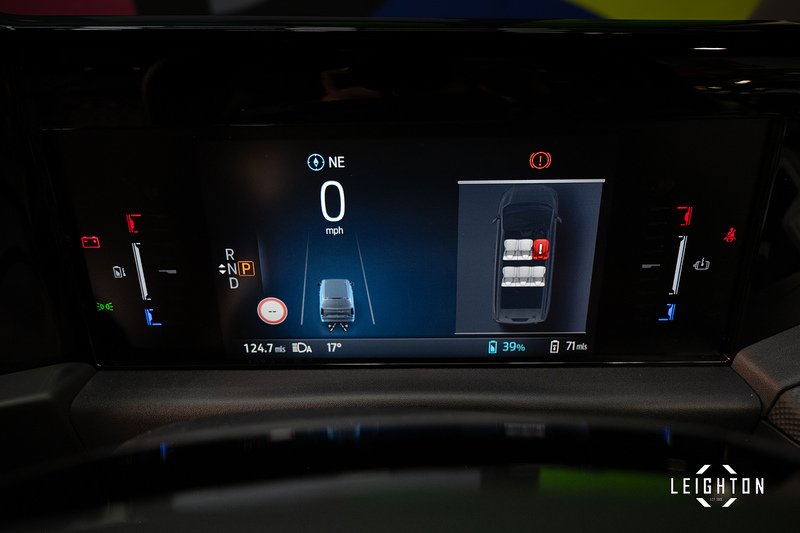 Ford Transit Custom E-Transit Double Cab 320 136PS L2 H1 Limited - N6104