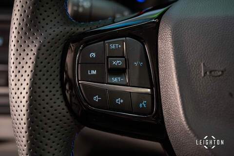 Ford Transit Custom E-Transit Double Cab 320 136PS L2 H1 Limited - N6104