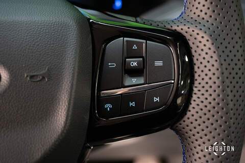 Ford Transit Custom E-Transit Double Cab 320 136PS L2 H1 Limited - N6104