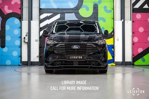 CUSTOM 2.5 320 Duratec PHEV 232ps Limited Auto Double Cab L2 H1 Euro 6 LV-RF™ Pack Agate Black Double Cab Van 2.5 Automatic Petrol