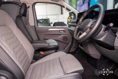 Volkswagen Transporter 2.0 T32 Diesel 150PS Auto 4MOTION Panel Van SWB - N5277