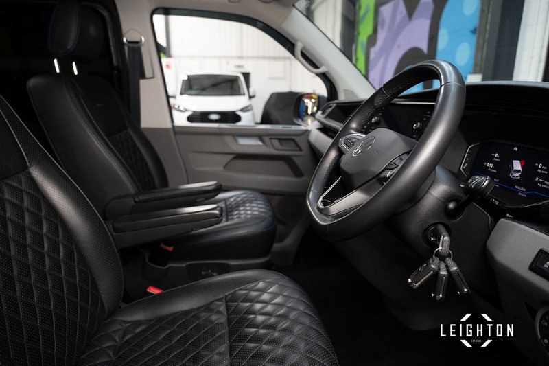 Volkswagen Transporter 2.0 BiTDi T32 Diesel 204ps DSG Kombi SWB - U2988