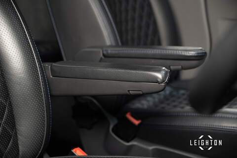 Volkswagen Transporter 2.0 BiTDi T32 Diesel 204ps DSG Kombi SWB - U2988