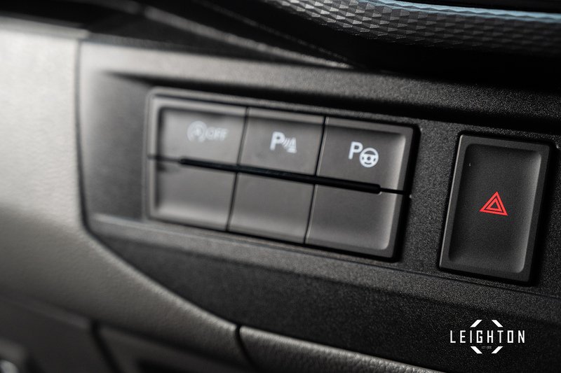 Volkswagen Transporter 2.0 BiTDi T32 Diesel 204ps DSG Kombi SWB - U2988