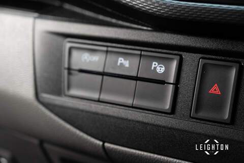 Volkswagen Transporter 2.0 BiTDi T32 Diesel 204ps DSG Kombi SWB - U2988