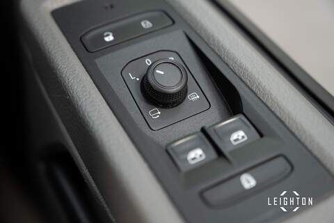 Volkswagen Transporter 2.0 BiTDi T32 Diesel 204ps DSG Kombi SWB - U2988