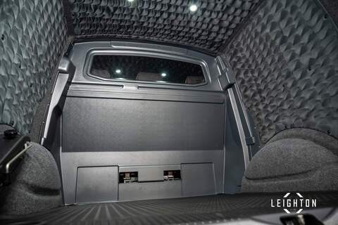 Volkswagen Transporter 2.0 T32 Diesel 150PS DSG Kombi Van SWB - U3382