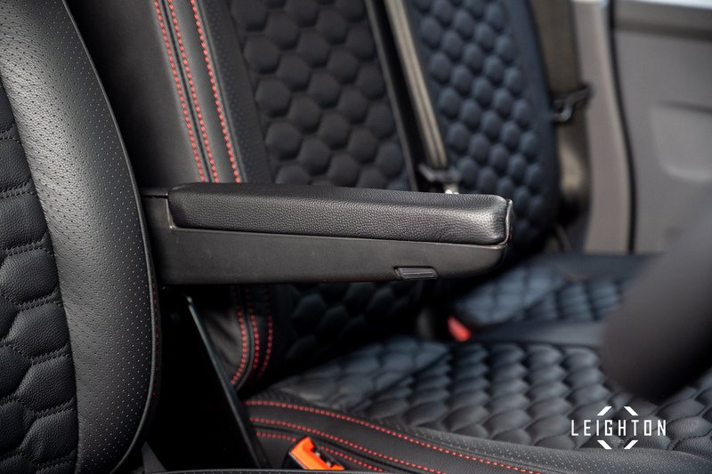 Volkswagen Transporter 2.0 T32 Diesel 150PS DSG Kombi Van SWB - U3382