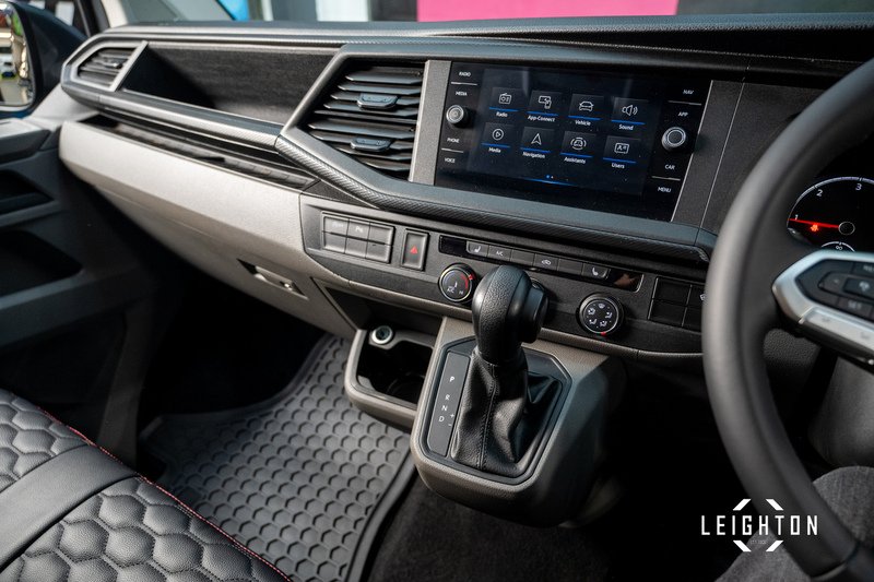 Volkswagen Transporter 2.0 T32 Diesel 150PS DSG Kombi Van SWB - U3382