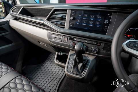 Volkswagen Transporter 2.0 T32 Diesel 150PS DSG Kombi Van SWB - U3382