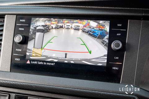 Volkswagen Transporter 2.0 T32 Diesel 150PS DSG Kombi Van SWB - U3382