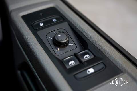 Volkswagen Transporter 2.0 T32 Diesel 150PS DSG Kombi Van SWB - U3382