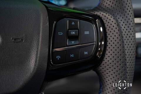 Ford Transit Custom 2.5 320 PHEV 232ps AUTO PANEL VAN L1 H1 - U5509