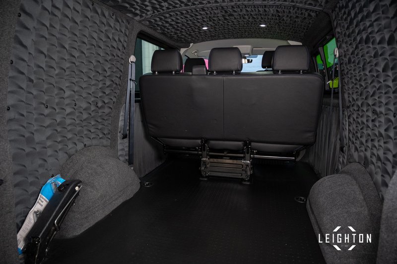 Volkswagen Transporter 2.0 T30 Diesel 204ps DSG Kombi SWB - U5456