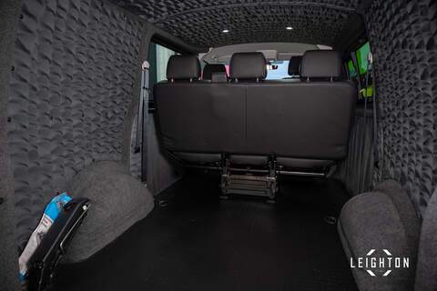 Volkswagen Transporter 2.0 T30 Diesel 204ps DSG Kombi SWB - U5456