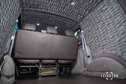 Volkswagen Transporter 2.0 T30 Diesel 204ps DSG Kombi SWB - U5456