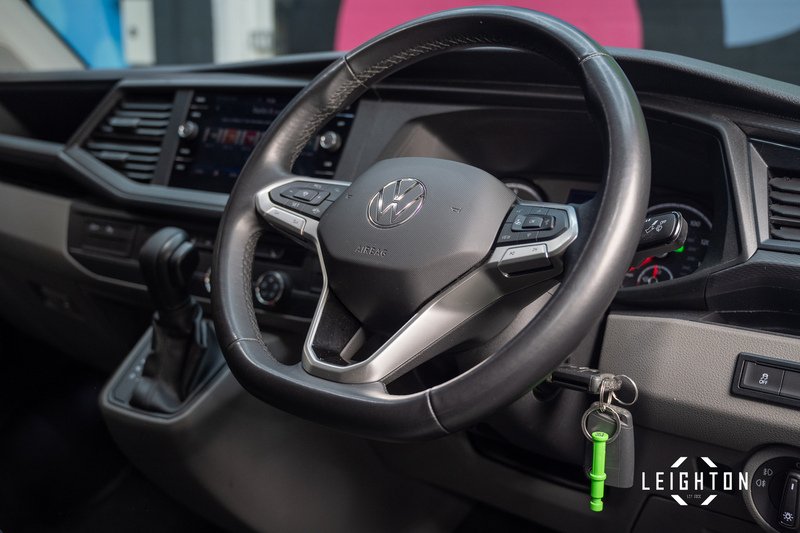 Volkswagen Transporter 2.0 T30 Diesel 204ps DSG Kombi SWB - U5456