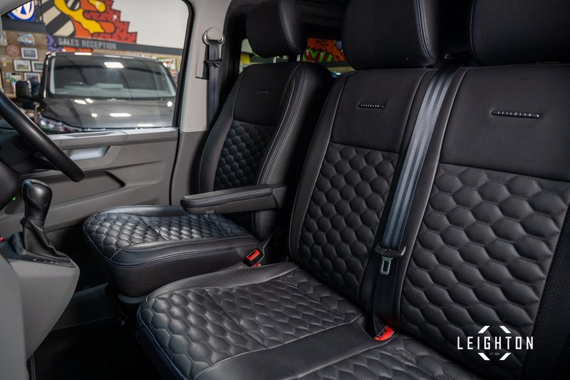 Volkswagen Transporter 2.0 T30 Diesel 204ps DSG Kombi SWB - U5456