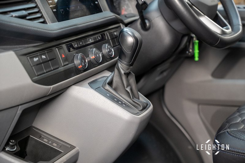 Volkswagen Transporter 2.0 T30 Diesel 204ps DSG Kombi SWB - U5456