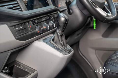 Volkswagen Transporter 2.0 T30 Diesel 204ps DSG Kombi SWB - U5456