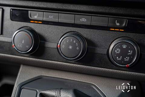 Volkswagen Transporter 2.0 T30 Diesel 204ps DSG Kombi SWB - U5456