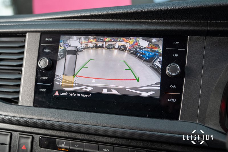 Volkswagen Transporter 2.0 T30 Diesel 204ps DSG Kombi SWB - U5456