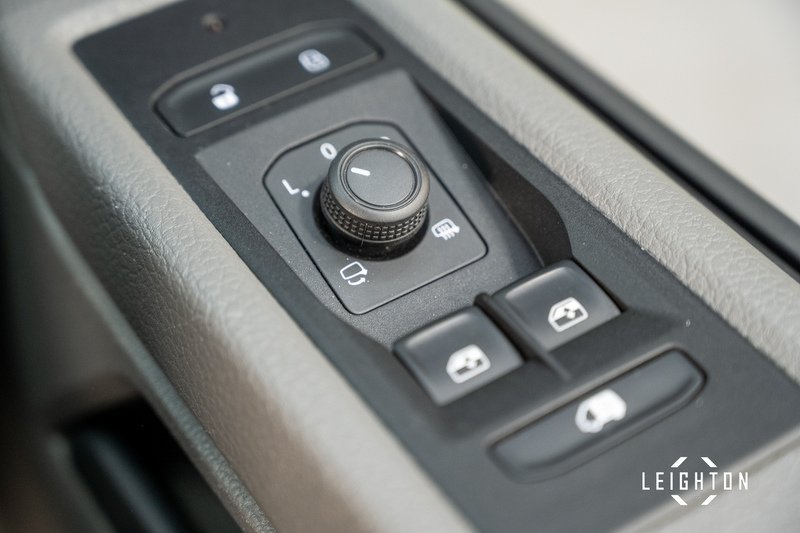 Volkswagen Transporter 2.0 T30 Diesel 204ps DSG Kombi SWB - U5456