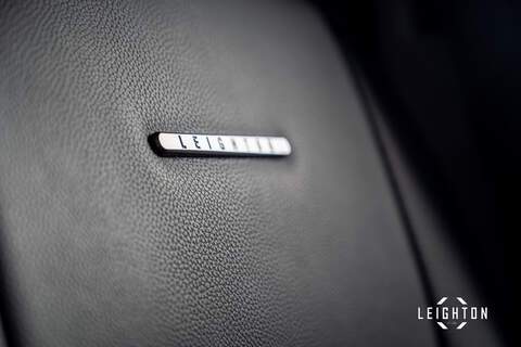 Volkswagen Transporter 2.0 T30 Diesel 204ps DSG Kombi SWB - U5456