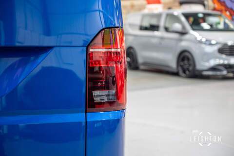Volkswagen Transporter 2.0 T30 Diesel 150ps DSG Kombi Van SWB - U5231