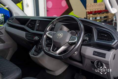 Volkswagen Transporter 2.0 T30 Diesel 150ps DSG Kombi Van SWB - U5231