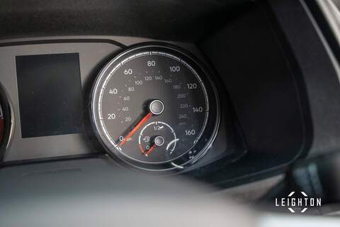 Volkswagen Transporter 2.0 T30 Diesel 150ps DSG Kombi Van SWB - U5231