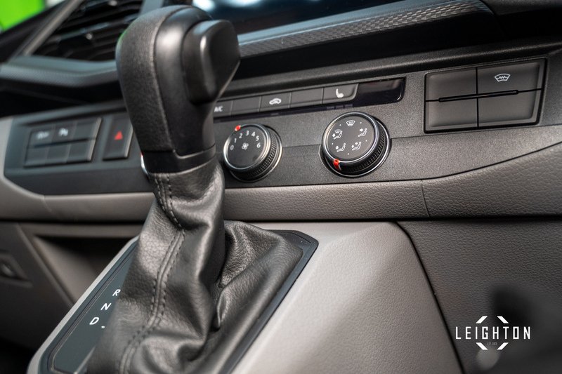 Volkswagen Transporter 2.0 T30 Diesel 150ps DSG Kombi Van SWB - U5231