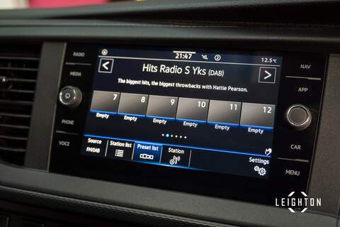 Volkswagen Transporter 2.0 T30 Diesel 150ps DSG Kombi Van SWB - U5231