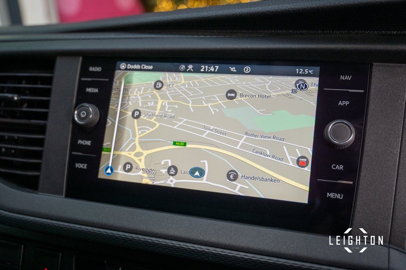 Volkswagen Transporter 2.0 T30 Diesel 150ps DSG Kombi Van SWB - U5231