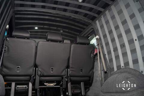 Volkswagen Transporter 2.0 T30 Diesel 150ps DSG Kombi Van SWB - U5245