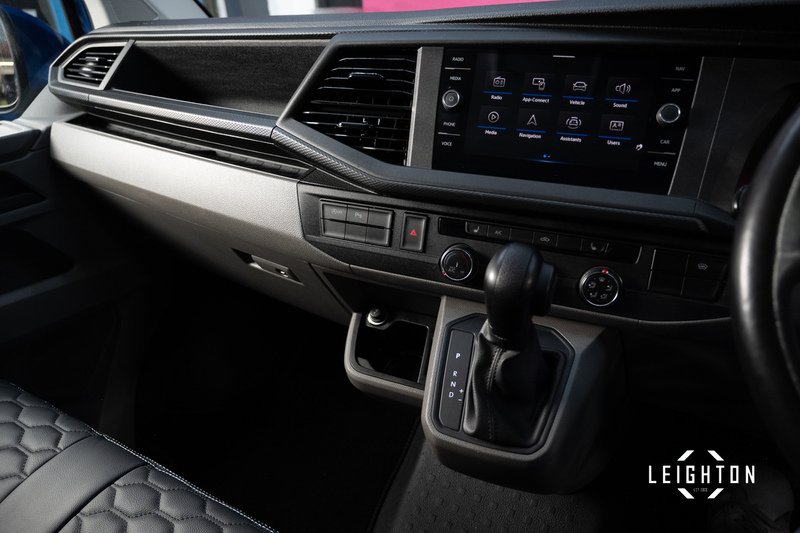 Volkswagen Transporter 2.0 T30 Diesel 150ps DSG Kombi Van SWB - U5245