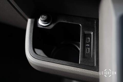 Volkswagen Transporter 2.0 T30 Diesel 150ps DSG Kombi Van SWB - U5245