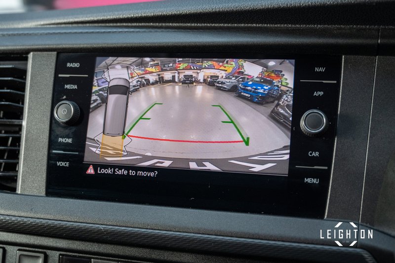 Volkswagen Transporter 2.0 T30 Diesel 150ps DSG Kombi Van SWB - U5245